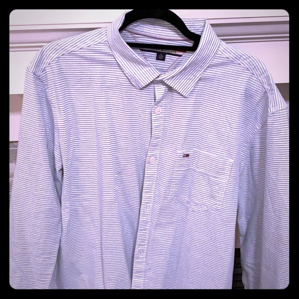 Men’s casual button down shirt